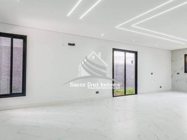 Sobrado para Venda em Curitiba - 4