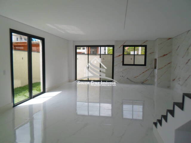 Sobrado para Venda em Curitiba - 4