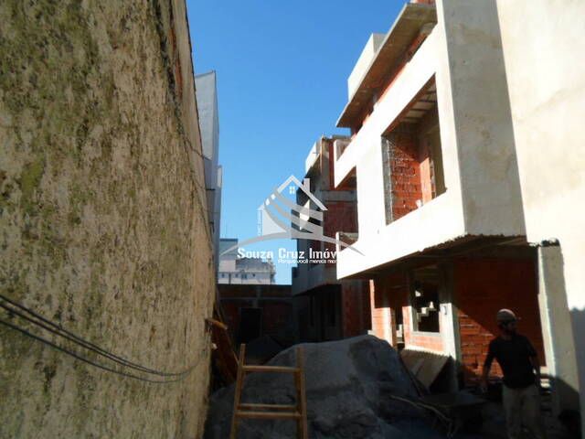 Sobrado para Venda em Curitiba - 3