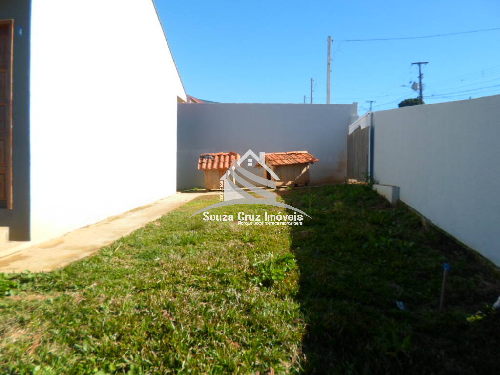 Casa à venda com 2 quartos, 50m² - Foto 4