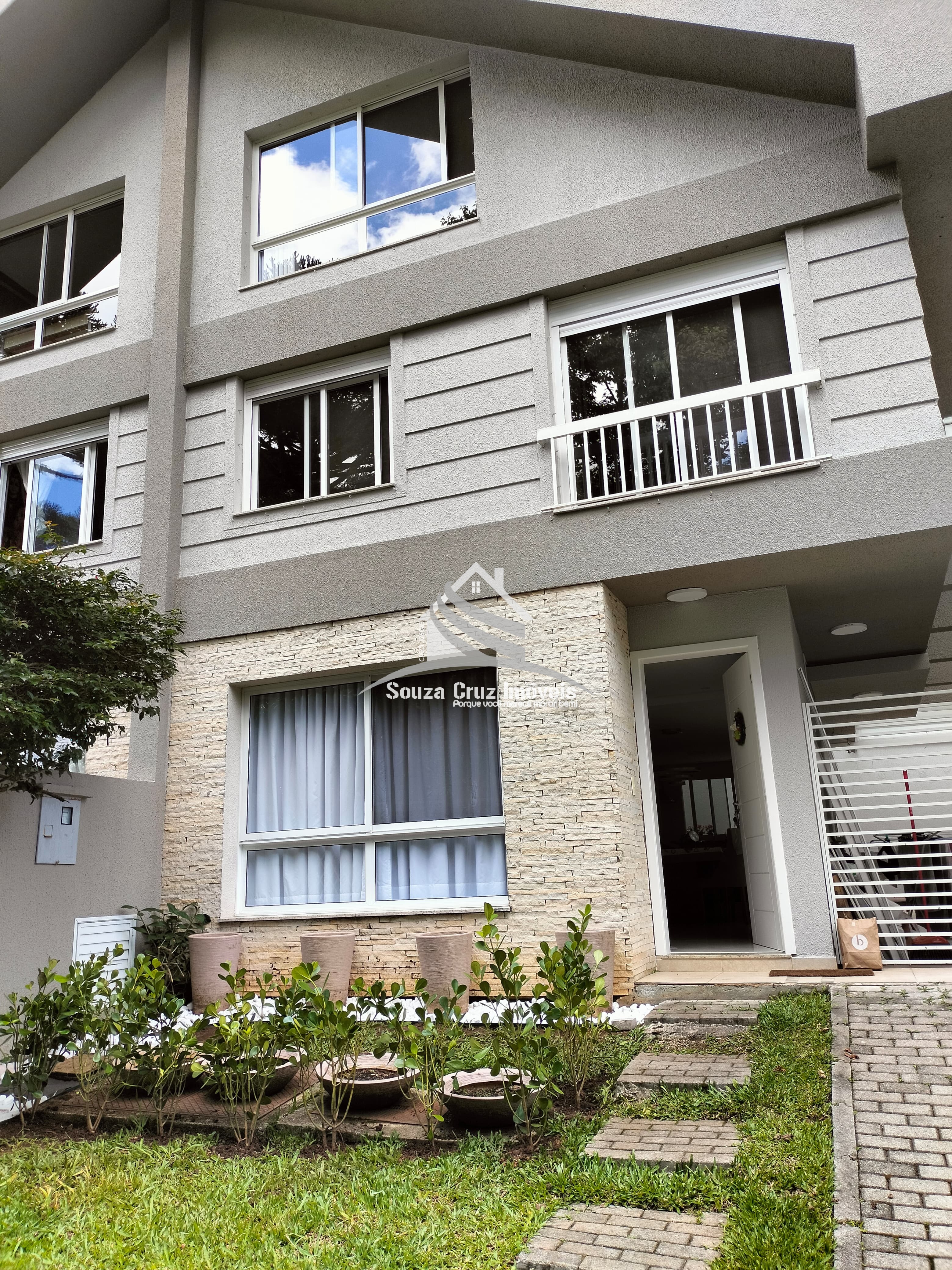 Sobrado à venda com 3 quartos, 139m² - Foto 1