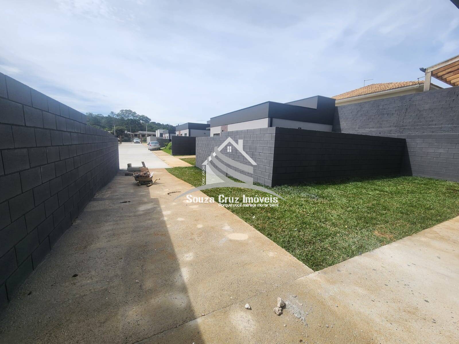 Casa à venda com 2 quartos, 50m² - Foto 4