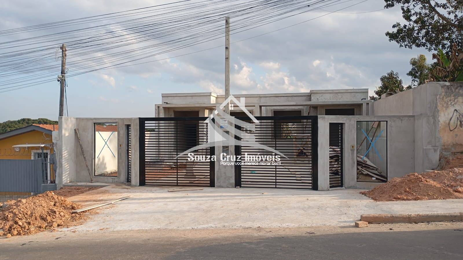 Casa à venda com 3 quartos, 64m² - Foto 1